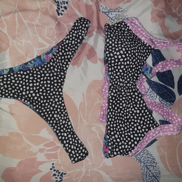 Everybody set Moana bikini!! - Picture 2 of 2